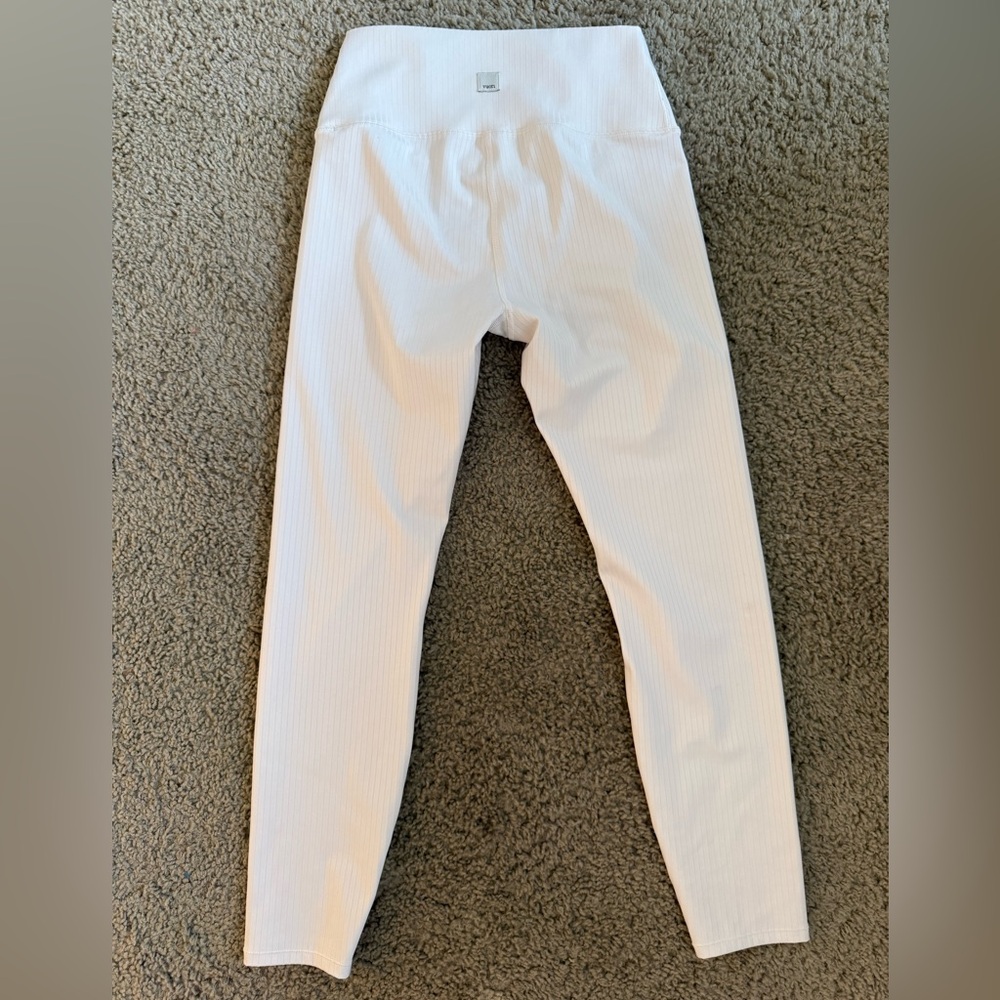 Brand new Vuori Ivory Inversion Ribbed Leggings